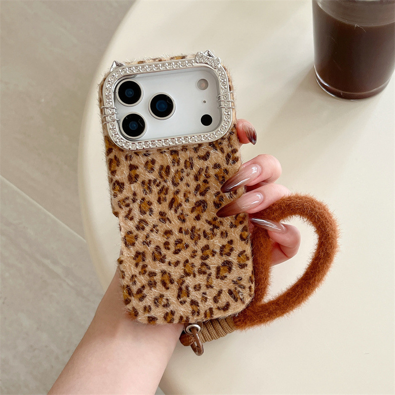 Luxury diamond-encrusted leopa - огляд і ціна Phone Cases Apple
