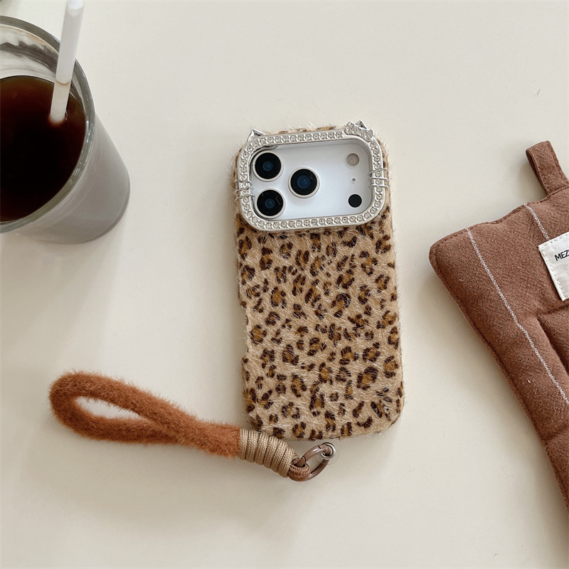 Luxury diamond-encrusted leopa - огляд і ціна Phone Cases Apple